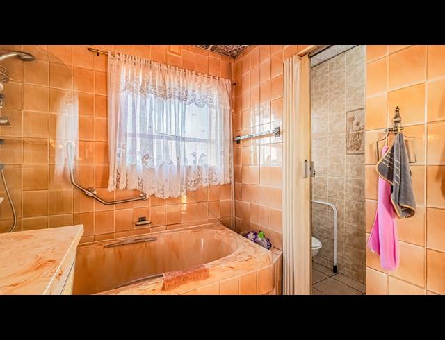 4 BEDROOM HOUSE FOR SALE IN GLENVISTA